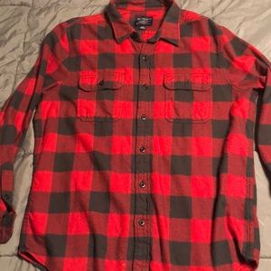 American Eagle flannel Red and Black